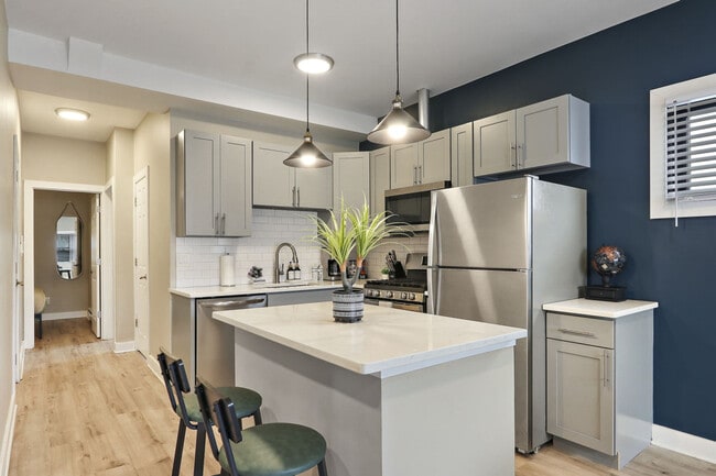 1009 Front St in Lisle, IL - Building Photo - Building Photo