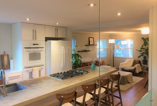 5306 W Kentucky Ave in Lakewood, CO - Foto de edificio - Building Photo