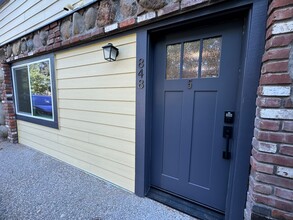 848 W 1st Street in Chico, CA - Building Photo - Interior Photo