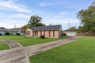 1502 Ashmore Dr in Missouri City, TX - Building Photo
