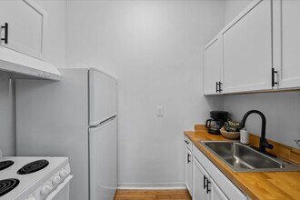 240 Mccormick Pl in Cincinnati, OH - Building Photo - Building Photo