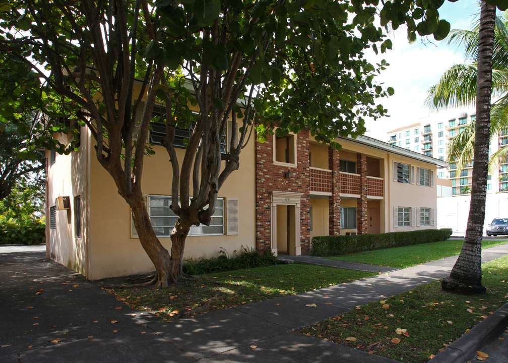 126 Sidonia Ave in Coral Gables, FL - Foto de edificio