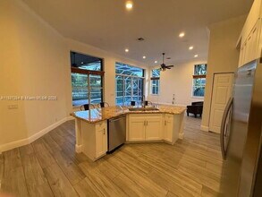 1825 Victoria Pointe Cir in Weston, FL - Building Photo - Building Photo