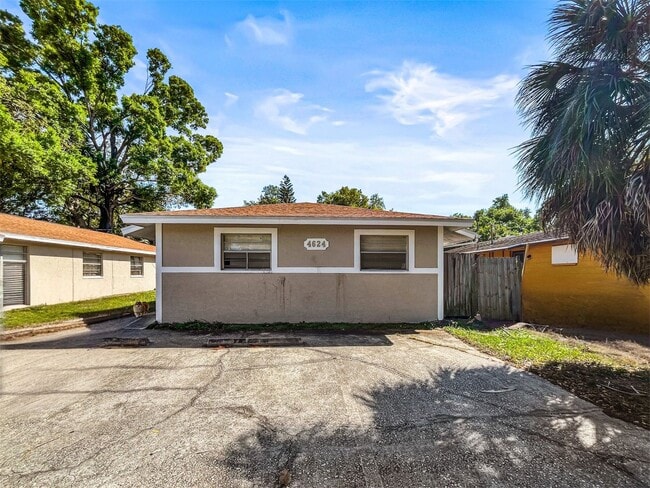 4624 73rd Ave N in Pinellas Park, FL - Foto de edificio - Building Photo