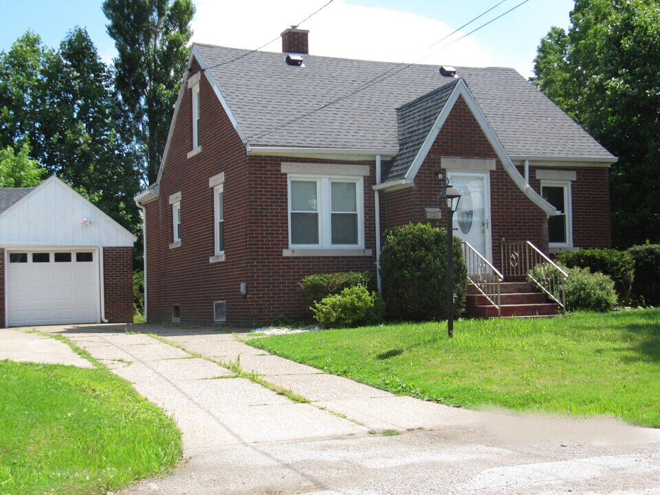 1009 Filmore Ave in Erie, PA - Foto de edificio