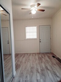 605 S Jackson St - 6