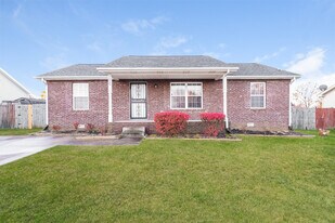 1026 Mile High Dr in Clarksville, TN - Building Photo