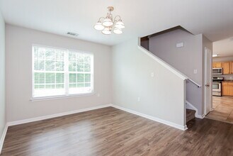 721 Overlook Rd in Lowell, NC - Building Photo - Building Photo