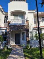 2761 SW 82nd Ave in Miramar, FL - Building Photo