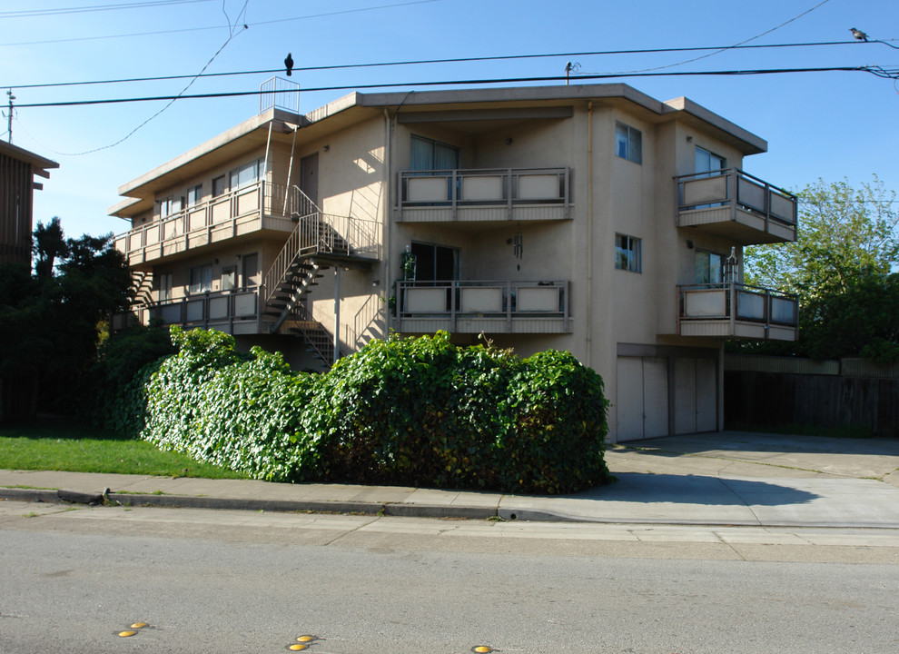 800 Morrell Ave in Burlingame, CA - Foto de edificio