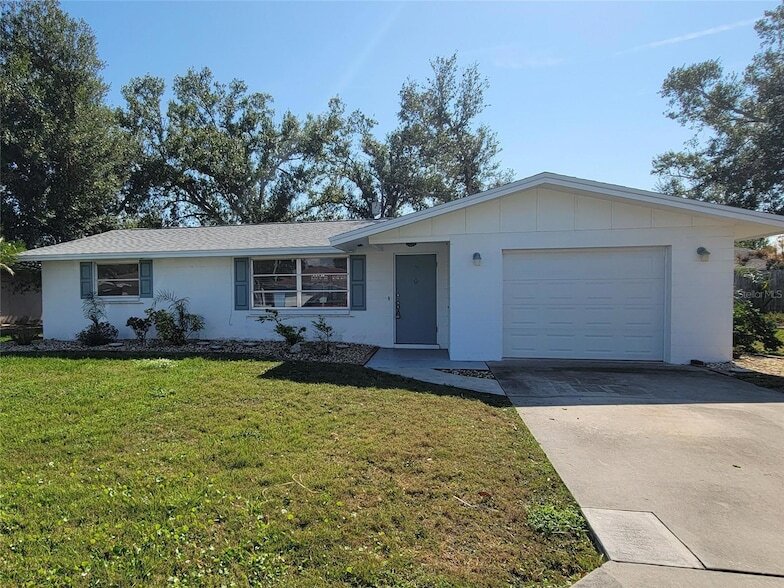 884 Tanager Rd, Unit 06P in Venice, FL - Building Photo