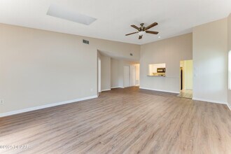 121 Bob White Ct in Daytona Beach, FL - Building Photo - Building Photo