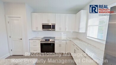 8736 Sandy Rdg Lp in Wilmington, NC - Building Photo - Building Photo