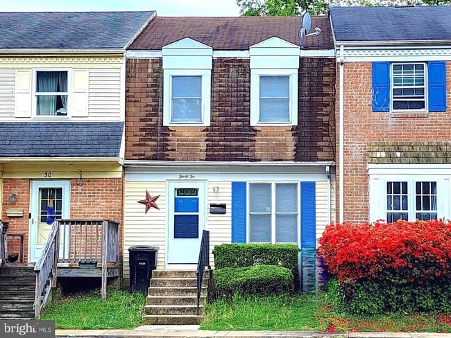 property at 32 Heritage Dr