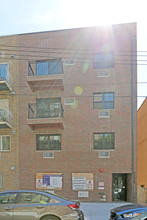 2829 35th St in Astoria, NY - Building Photo - Building Photo