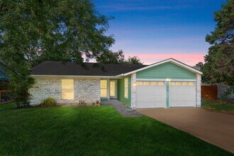 2401 Stone River Dr in Austin, TX - Building Photo - Building Photo