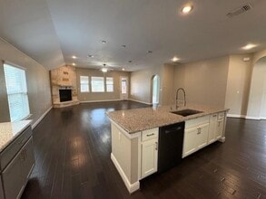 404 Peakside Cir in Dripping Springs, TX - Building Photo - Building Photo