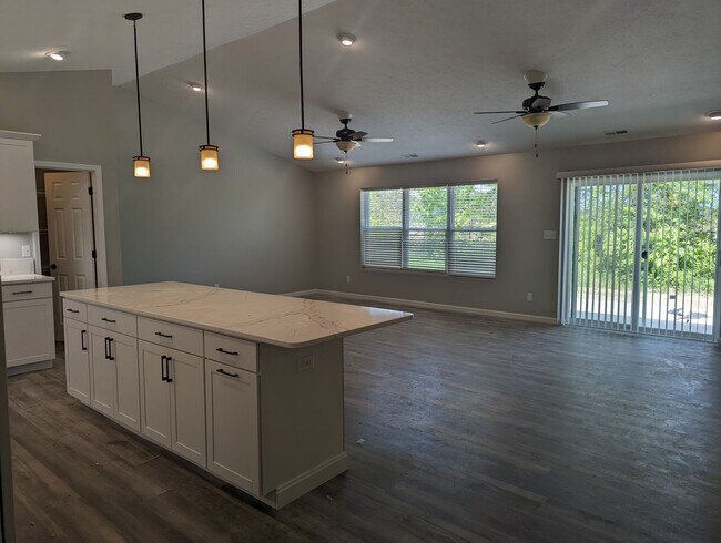 3815 Joy Cir E in Terre Haute, IN - Building Photo - Building Photo