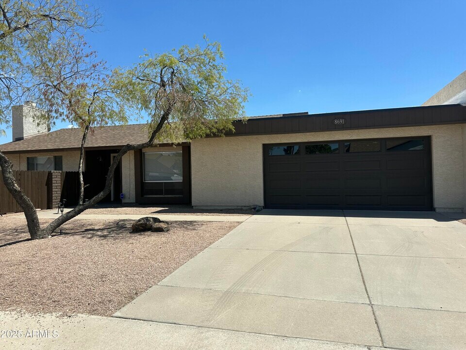 8691 E Latham St in Scottsdale, AZ - Building Photo