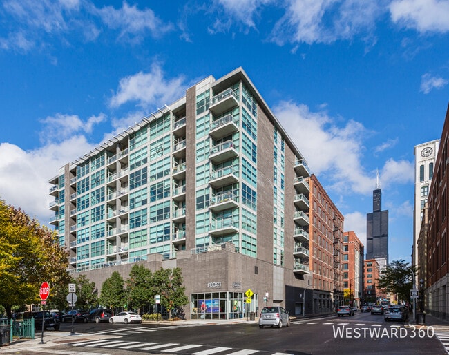 property at 225 S Sangamon St