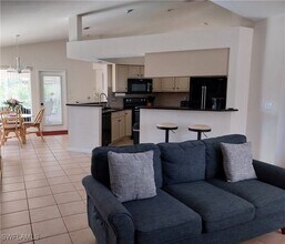 449 Dundee Ct in Naples, FL - Building Photo - Building Photo