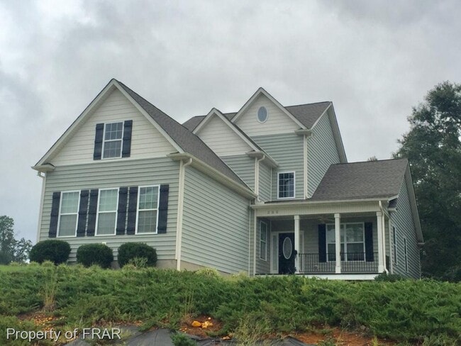 586 Ruth Cir in Fuquay Varina, NC - Foto de edificio - Building Photo