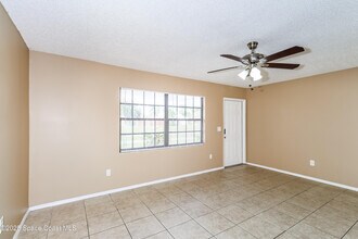 74 Emerson Dr NW in Palm Bay, FL - Foto de edificio - Building Photo