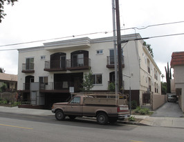 6646 Sylmar Ave Apartments