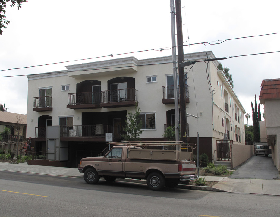 6646 Sylmar Ave in Van Nuys, CA - Foto de edificio