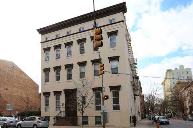 810 Saint Paul St in Baltimore, MD - Building Photo - Building Photo