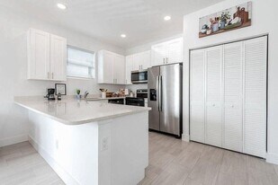 2689 Hiawatha Ave in West Palm Beach, FL - Building Photo