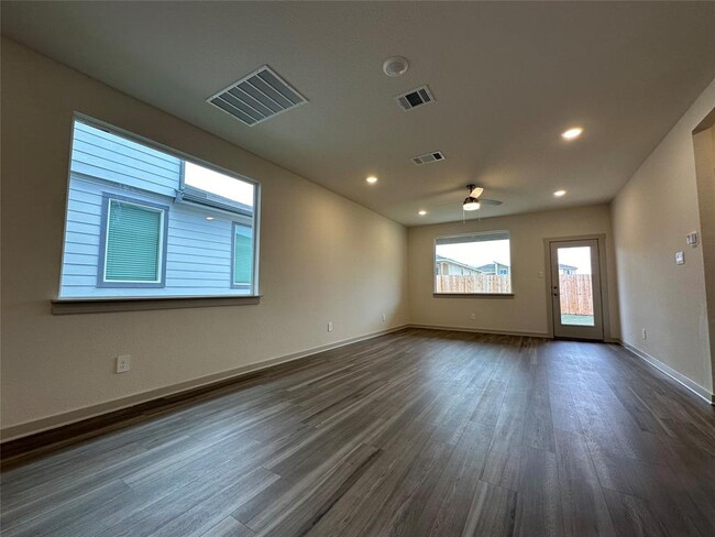 1320 Plymouth St in San Marcos, TX - Building Photo - Building Photo