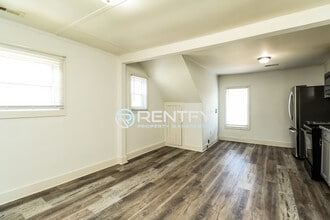 303 E Ingle St in Dallas, NC - Building Photo - Building Photo