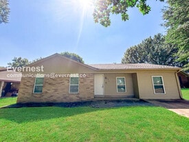 3415 Castle Dr in Horn Lake, MS - Building Photo