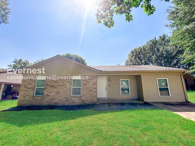 property at 3415 Castle Dr