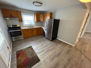 9 Hillcrest Dr, Unit 1 in Smithtown, NY - Foto de edificio - Building Photo