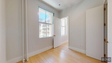 452 Broome St in New York, NY - Building Photo - Building Photo
