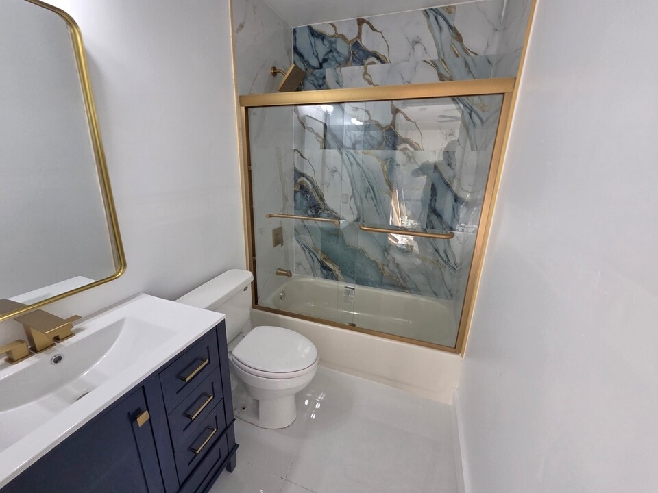 22114 SW 103rd Ave in Cutler Bay, FL - Foto de edificio