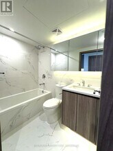 25-725 McMahon Dr in Toronto, ON - Building Photo - Building Photo