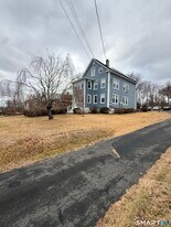624 Pine St in Bristol, CT - Building Photo
