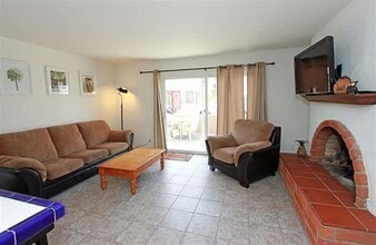 124 34th St in Newport Beach, CA - Building Photo - Building Photo