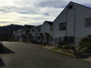 Laurelwood in Myrtle Creek, OR - Building Photo