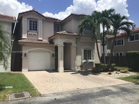 11315 NW 72nd Ln in Doral, FL - Building Photo