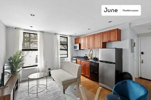 226 E 7th St in New York, NY - Building Photo