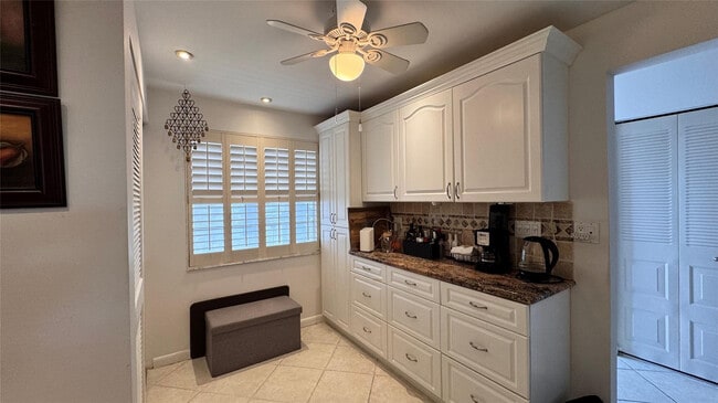 7610 NW 18th St in Margate, FL - Foto de edificio - Building Photo