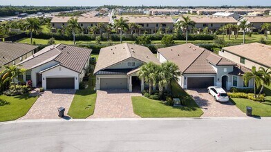 8161 Hanoverian Dr in Greenacres, FL - Foto de edificio - Building Photo