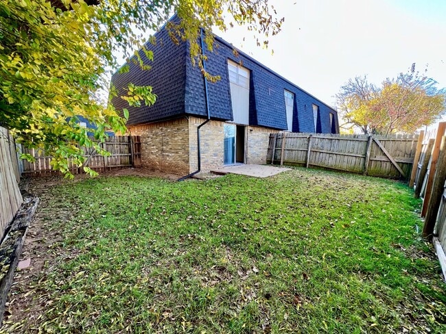 property at 1207 Lakecrest Dr