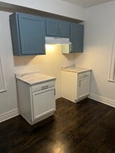 4872 W Homer St, Unit 1st Floor in Chicago, IL - Foto de edificio - Building Photo