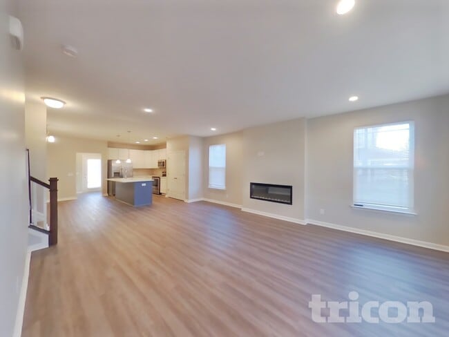 303 Thomas Point Dr in Fortville, IN - Building Photo - Building Photo