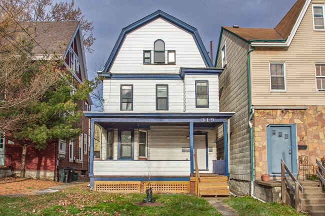 319 Franklin Ave, Unit 1